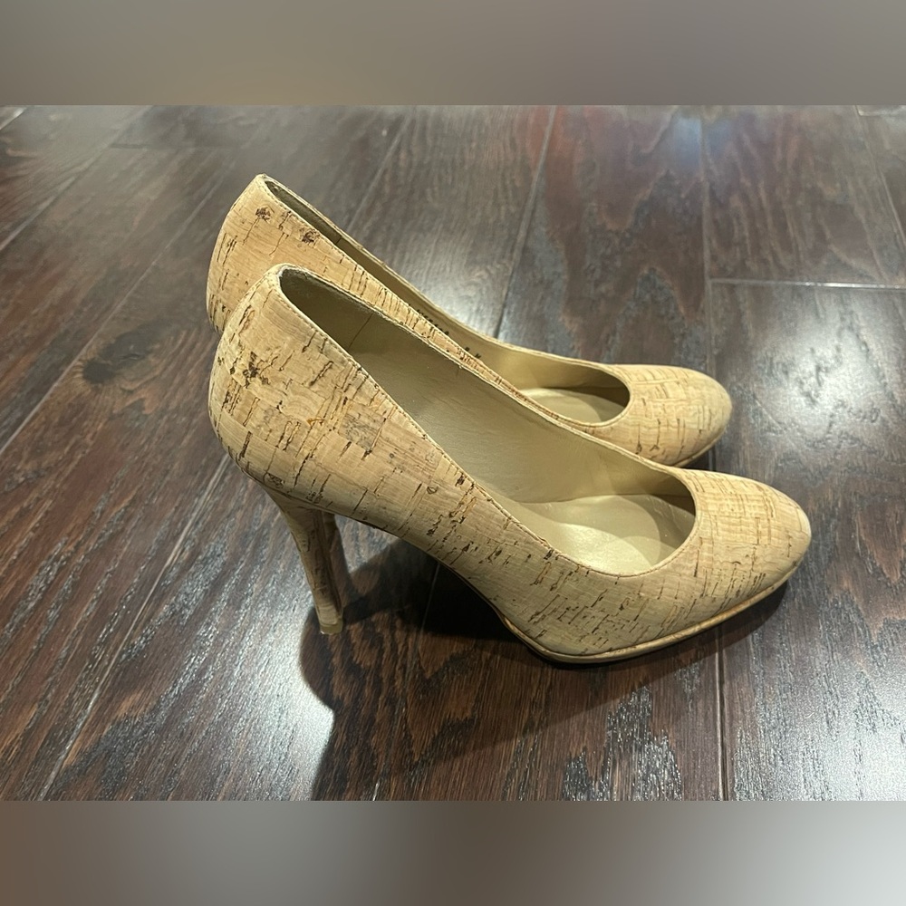 STUART WEITZMAN Round Toe Platform Cork Pump Size Women Size 9M